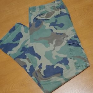 Arizona Jean Co. camo cargo pants
